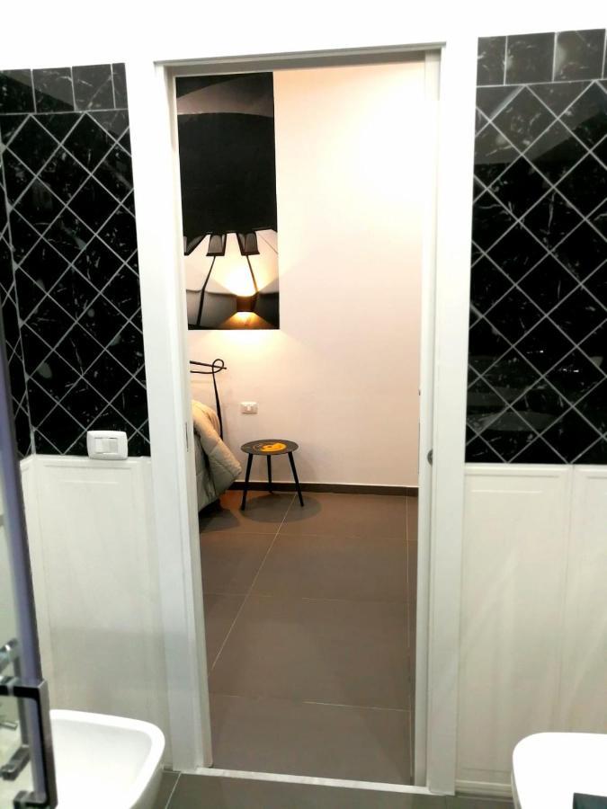 Lombardi Luxury Home เนเปิลส์ ภายนอก รูปภาพ