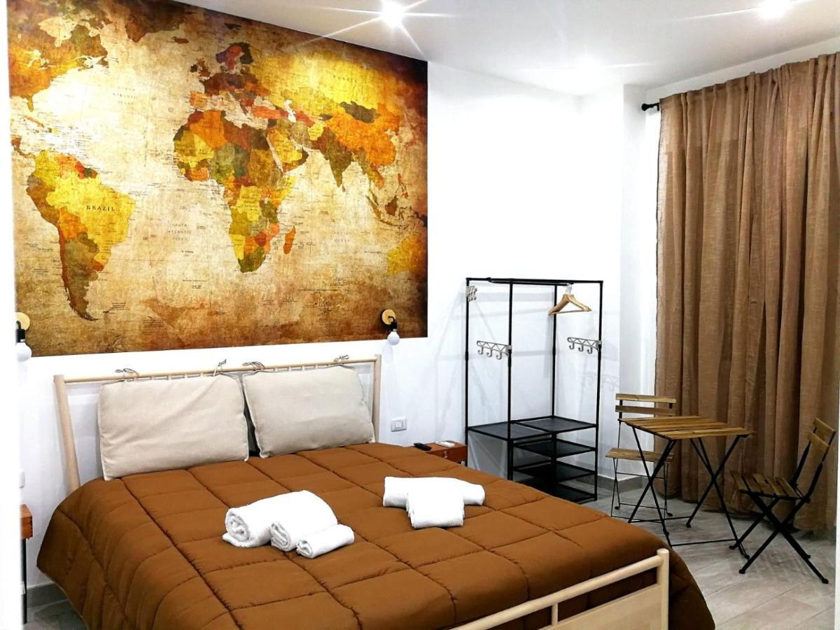 Lombardi Luxury Home เนเปิลส์ ภายนอก รูปภาพ