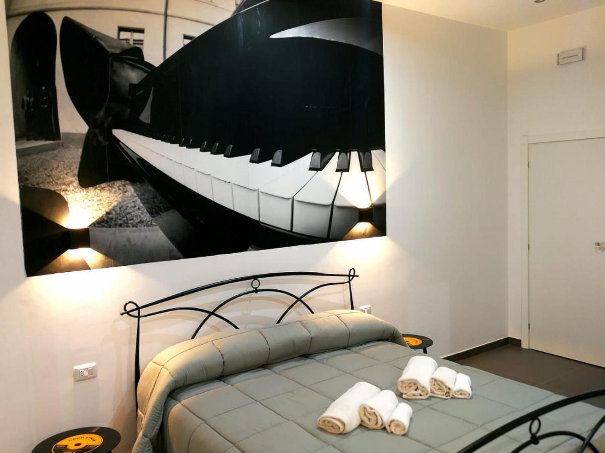 Lombardi Luxury Home เนเปิลส์ ภายนอก รูปภาพ